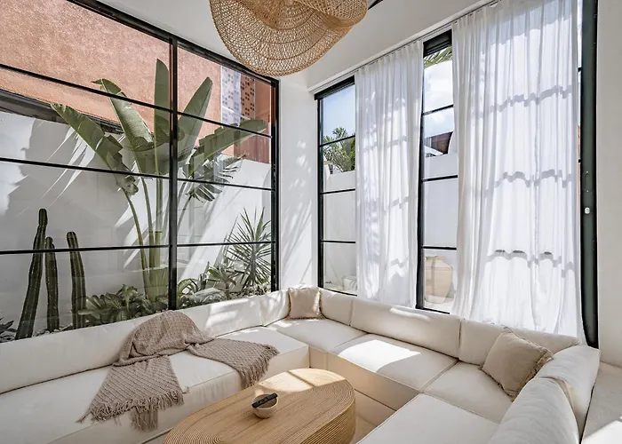 Casa Blanche Villa *